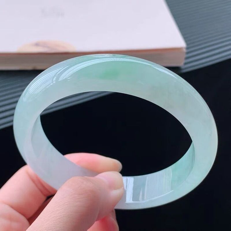 سوار اليشم الشفاف أحادي اللون  - مراجعة Bracelets وسعره