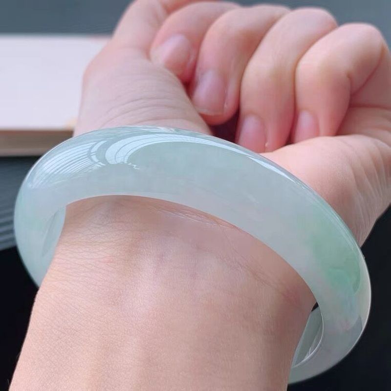 سوار اليشم الشفاف أحادي اللون  - مراجعة Bracelets وسعره